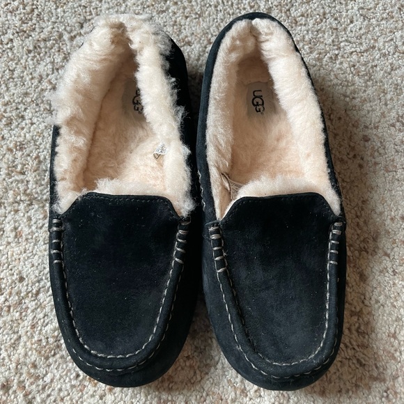 UGG Shoes - UGG ANSLEY WOMAN SLIPPERS SIZE 9